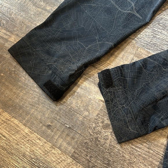 Showers Pass reflective waterproof jacket size large - Picture 8 of 14